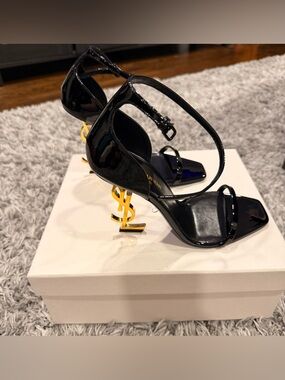 Saint Laurent Opyum Sandals in Black Patent Leather
Size 38.5 US 8.5